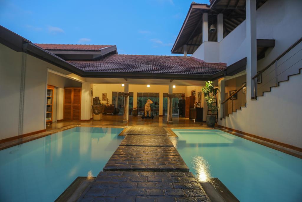 Villa Hundira Негомбо Экстерьер фото